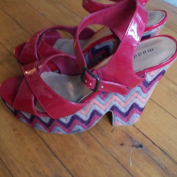 Sandals - Picture 2 of 3